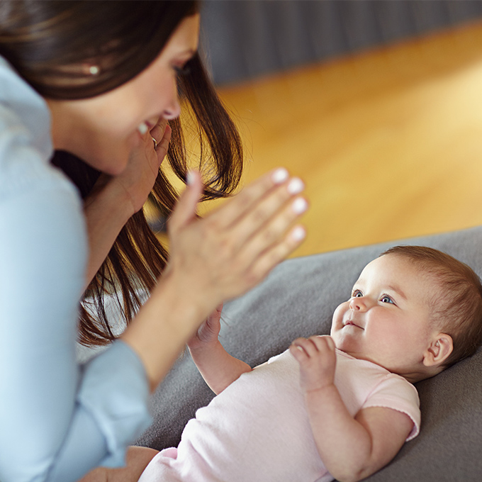 Le développement de l'enfant au 4ème et 5ème mois